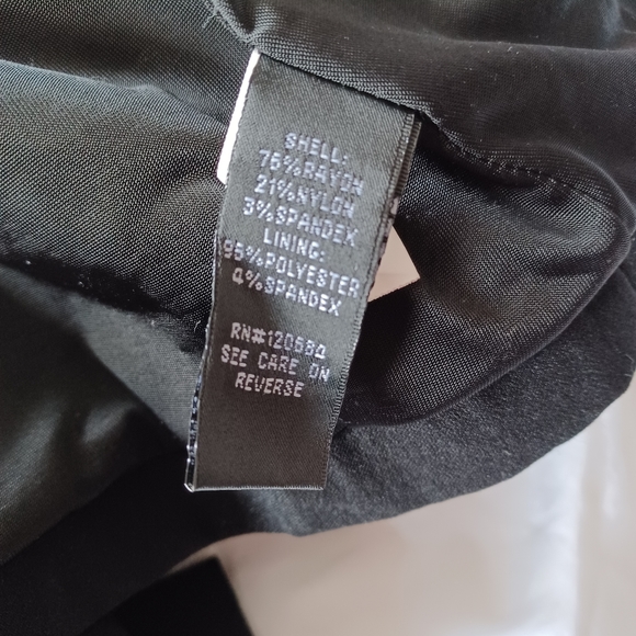 Torrid Black Cutaway Blazer with pockets - Picture 6 of 6